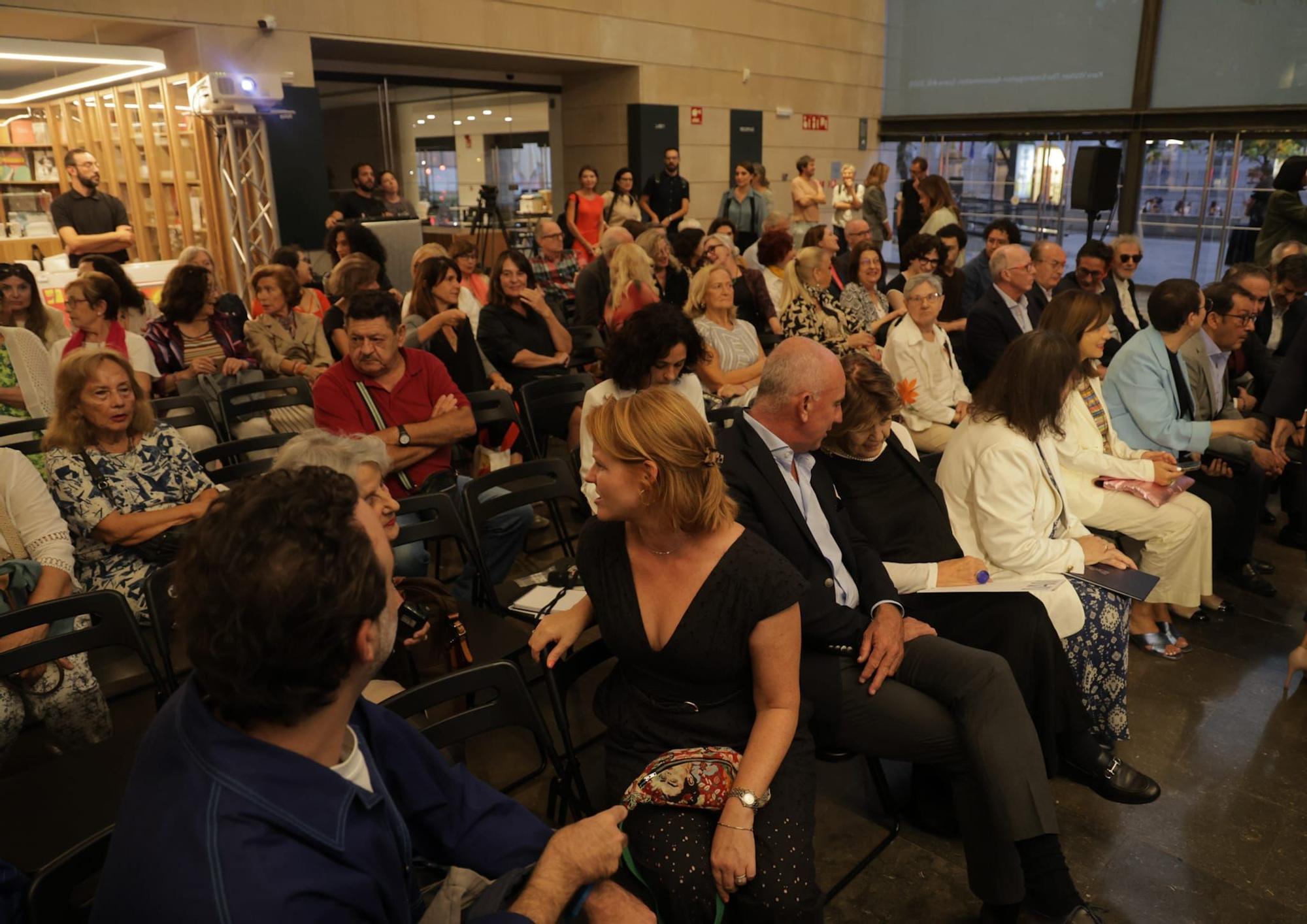 Simone Fattal recibe el premio Julio González en el IVAM