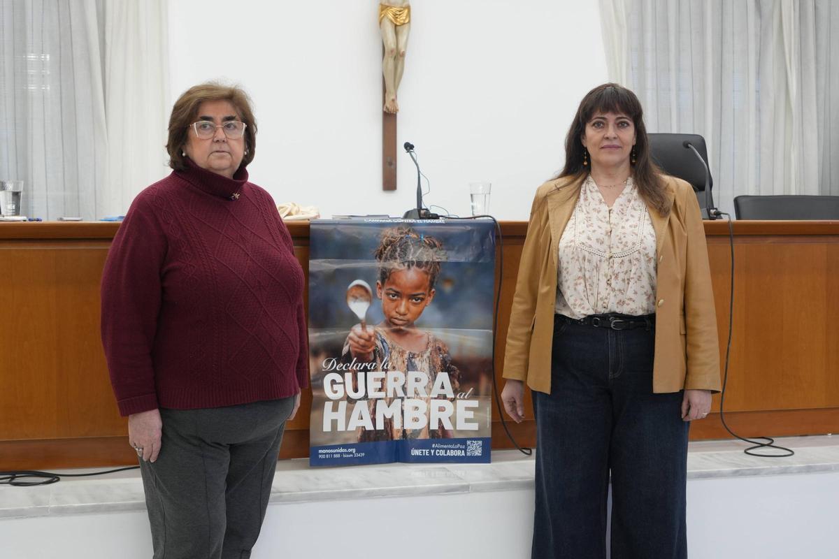La presidenta de Manos Unidas en Badajoz, María Jesús Alfaro y Rosa Serrano, una trabajadora de la ONG.