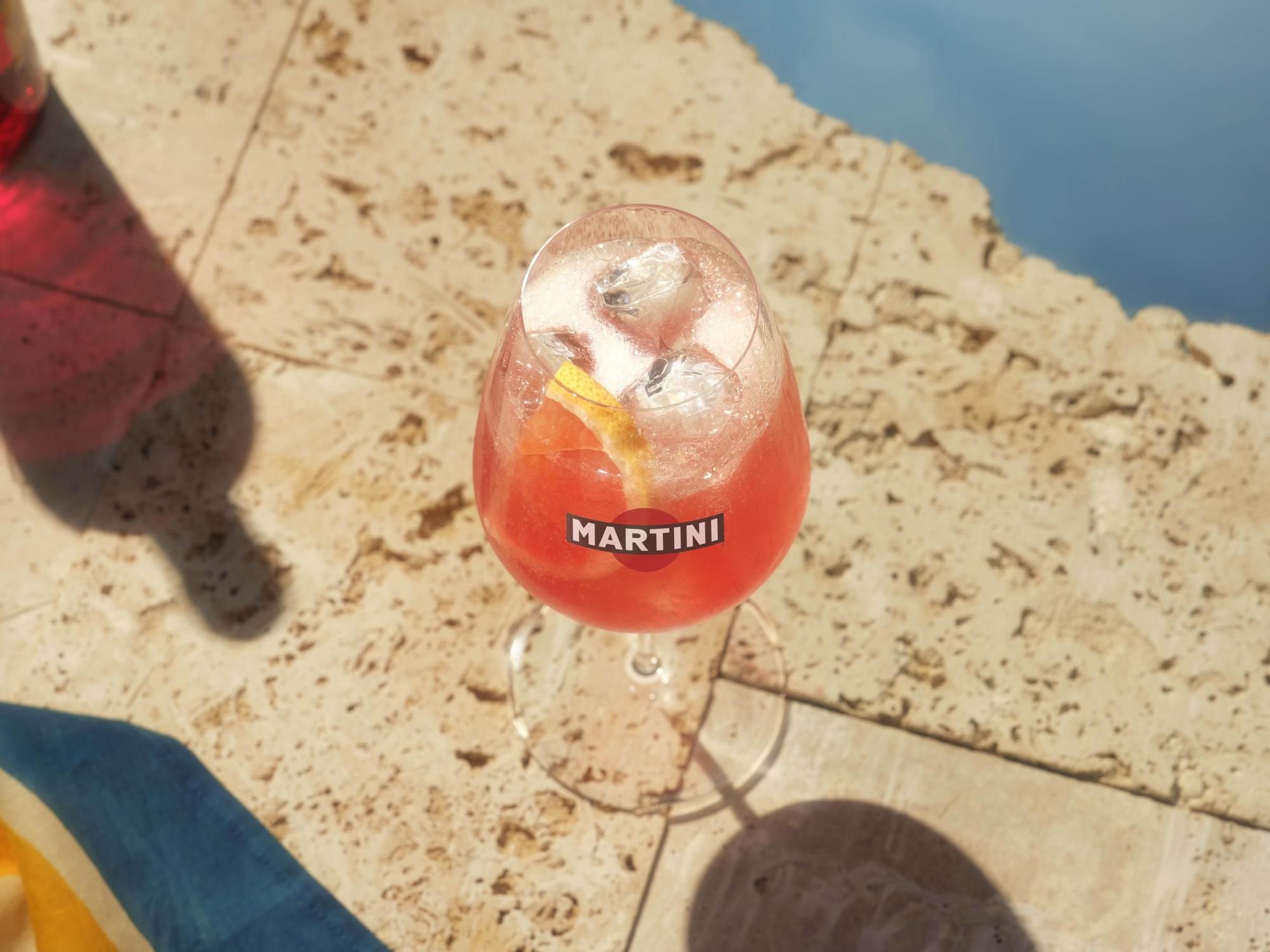 5.MARTINI Aperitivo Sin Alcohol Vibrante y Floreale Spritz lifestyle