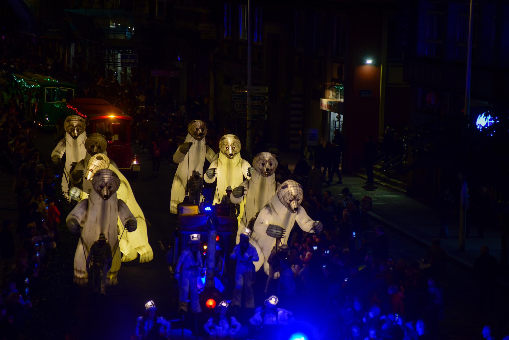 Todas las imágenes de la cabalgata de Reyes Magos 2023 en A Coruña