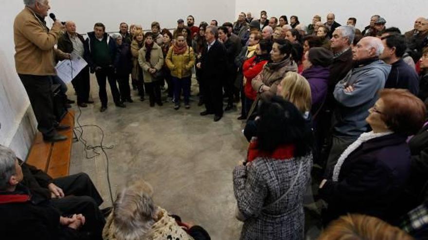 El ayuntamiento y Les Llosetes pugnan por ganarse a los vecinos en el conflicto del agua