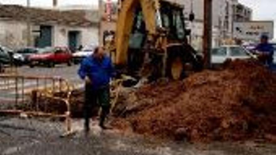 El servicio municipal de aguas anuncia cortes parciales en la red general hasta las tres de hoy