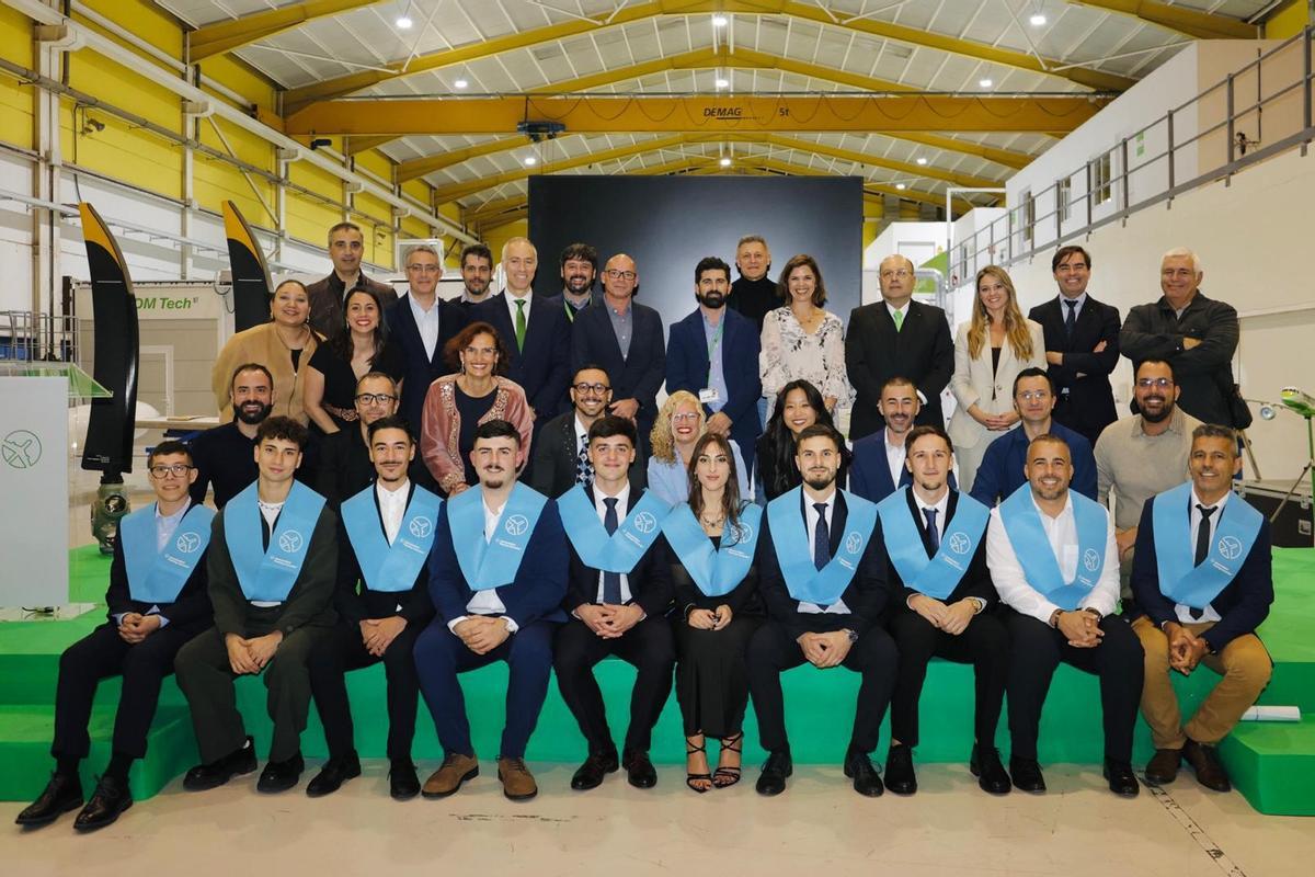 Binter celebra la primera promoción de mantenimiento aeromécanico en aviones de turbina
