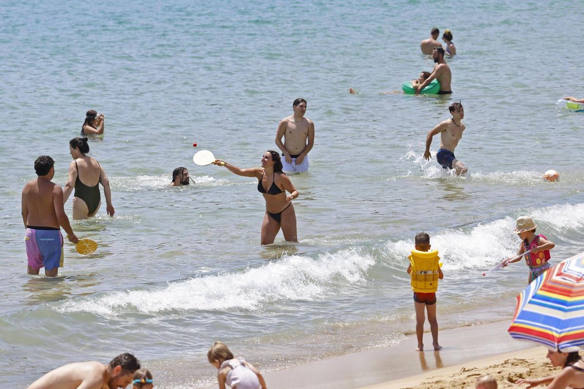 Cues i platges plenes aquest dissabte a la Costa Brava Cues i platges plenes aquest dissabte a la Costa Brava