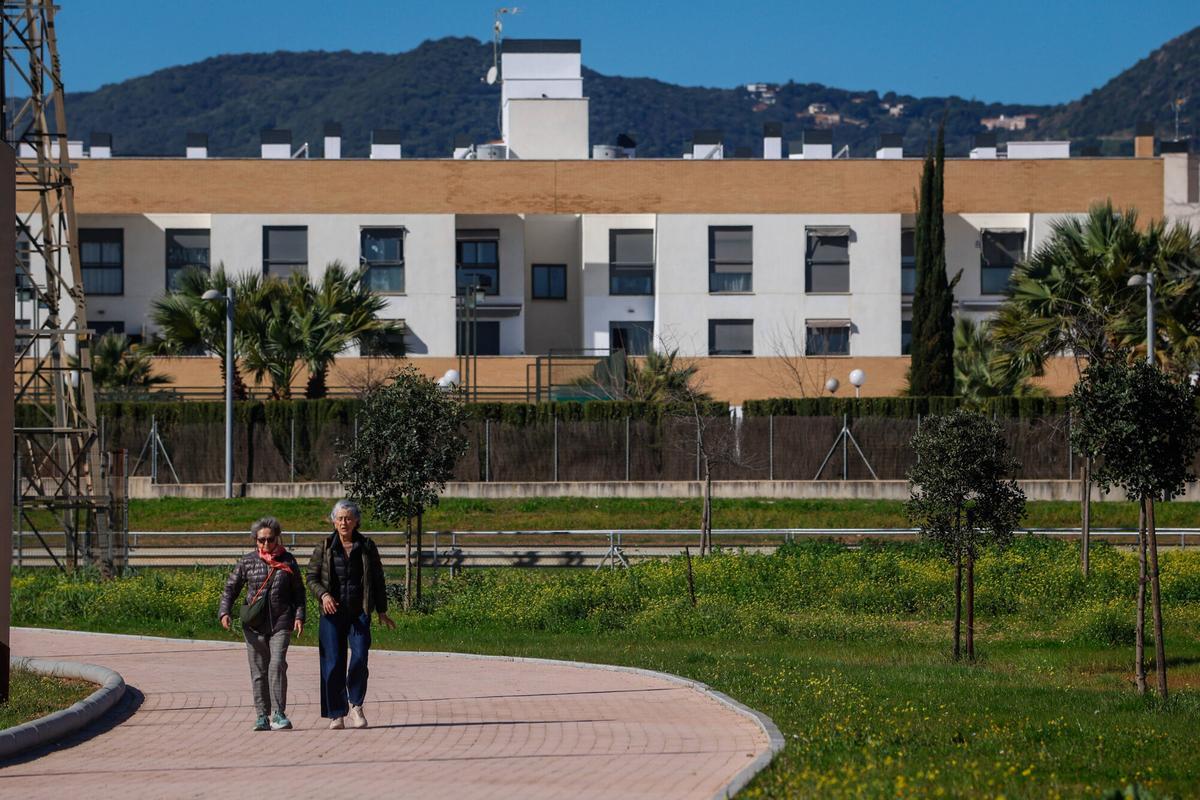 Córdoba. Viviendas de nueva construcción, obras, pisos, bloques. Turruñuelos
