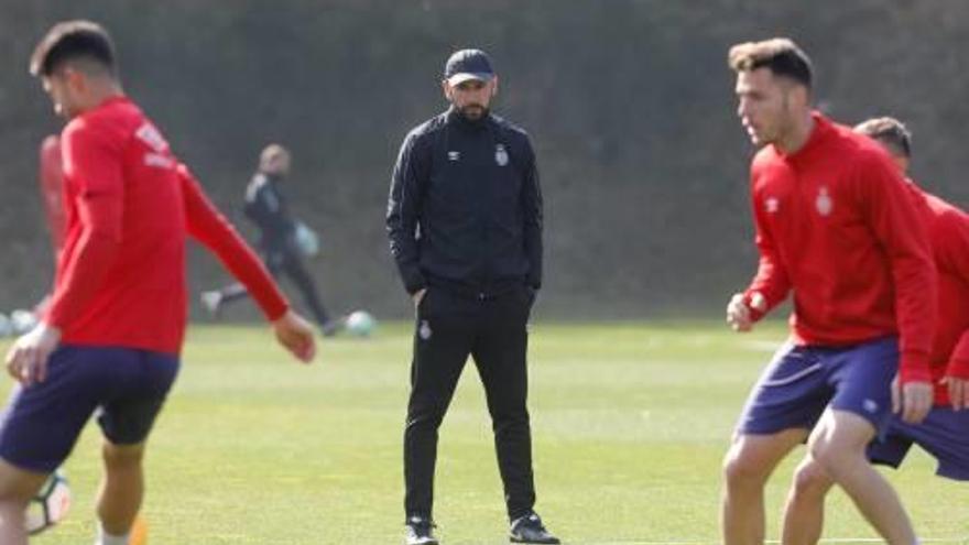 Pablo Machín, entrenador del Girona, en un entrenament.