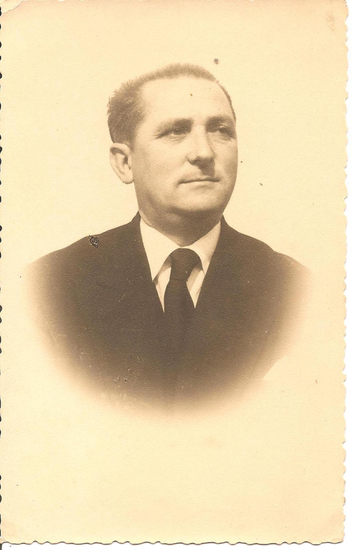 Almiña, médico humanitario de Cangas