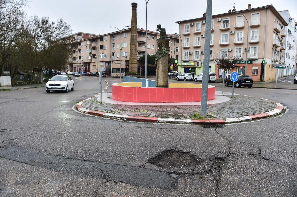 Fotogalería | Baches cada vez más profundos en Plasencia