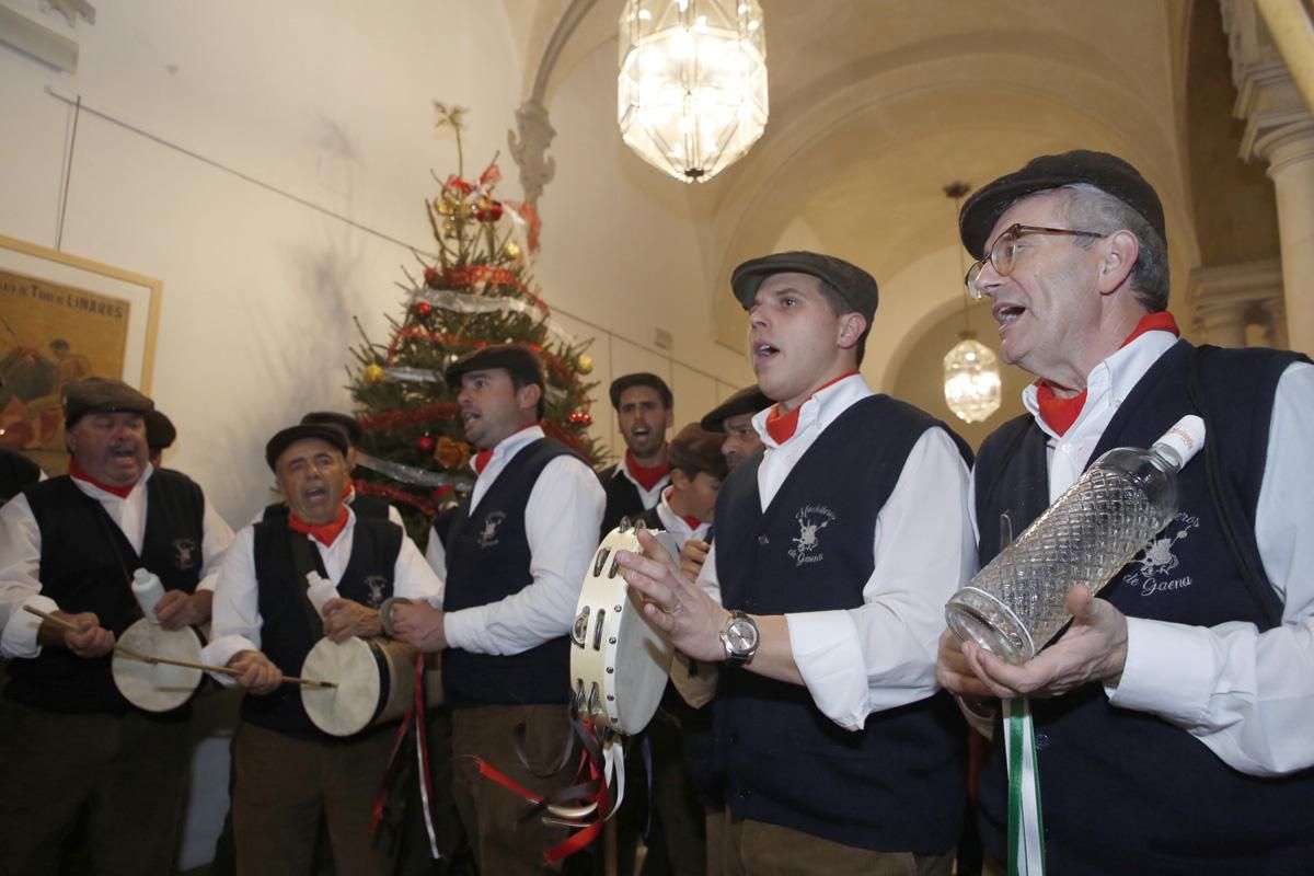 Campanilleros y zambombas de la Subbética traen la Navidad a Córdoba