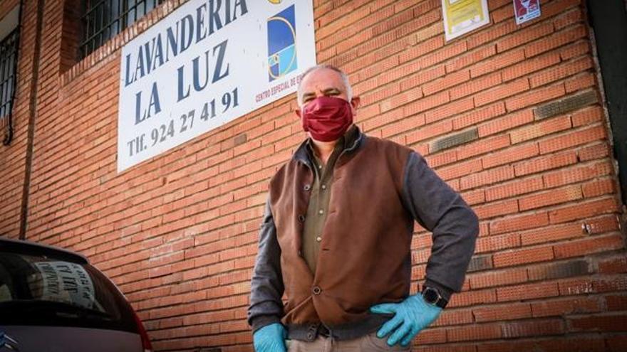 La lavandería de La Luz de Badajoz busca clientes para mantener sus 45 puestos de trabajo