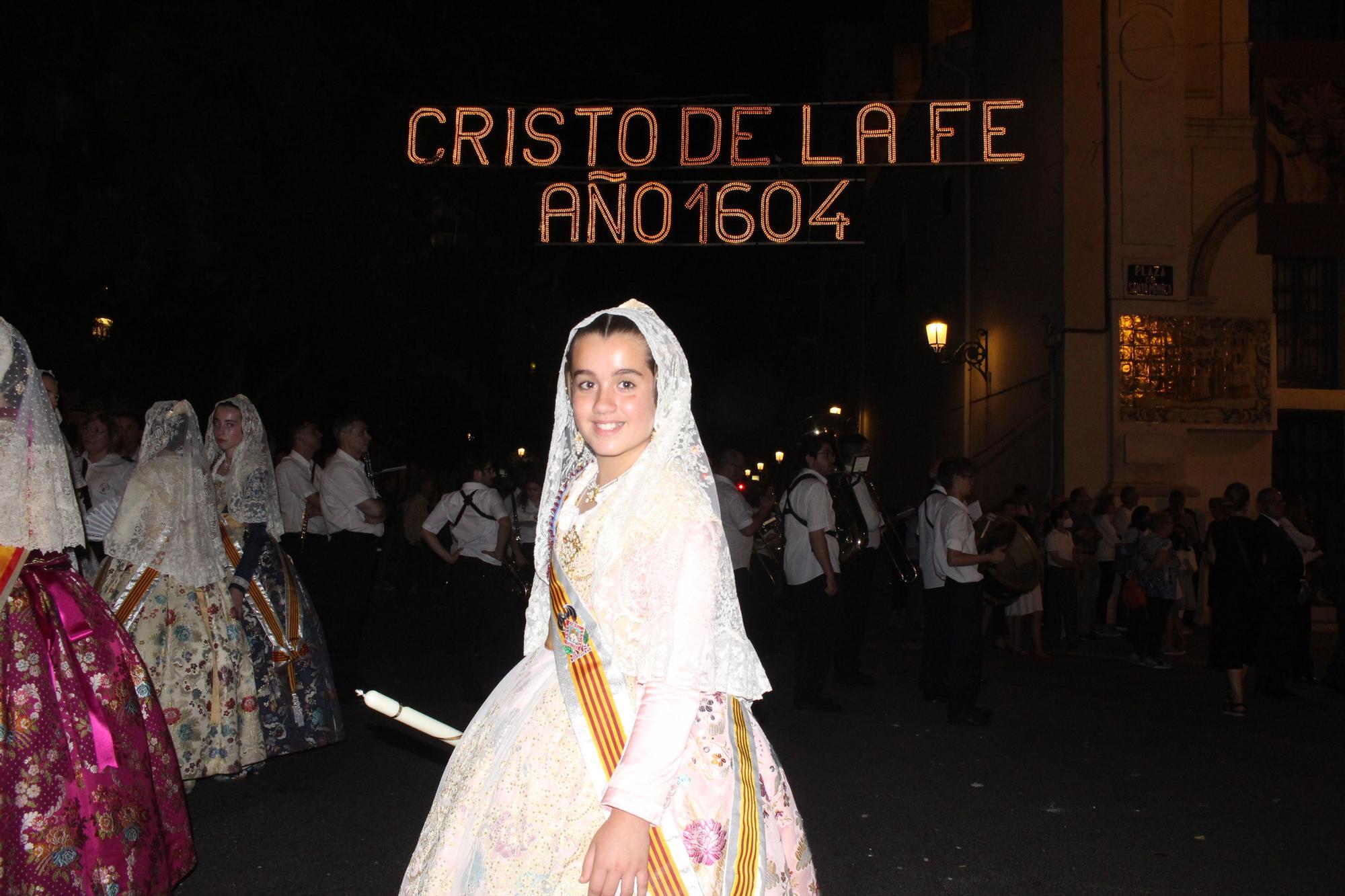 Carmen, Nerea, las cortes y las fallas de Zaidía acompañan al Cristo de la Fe