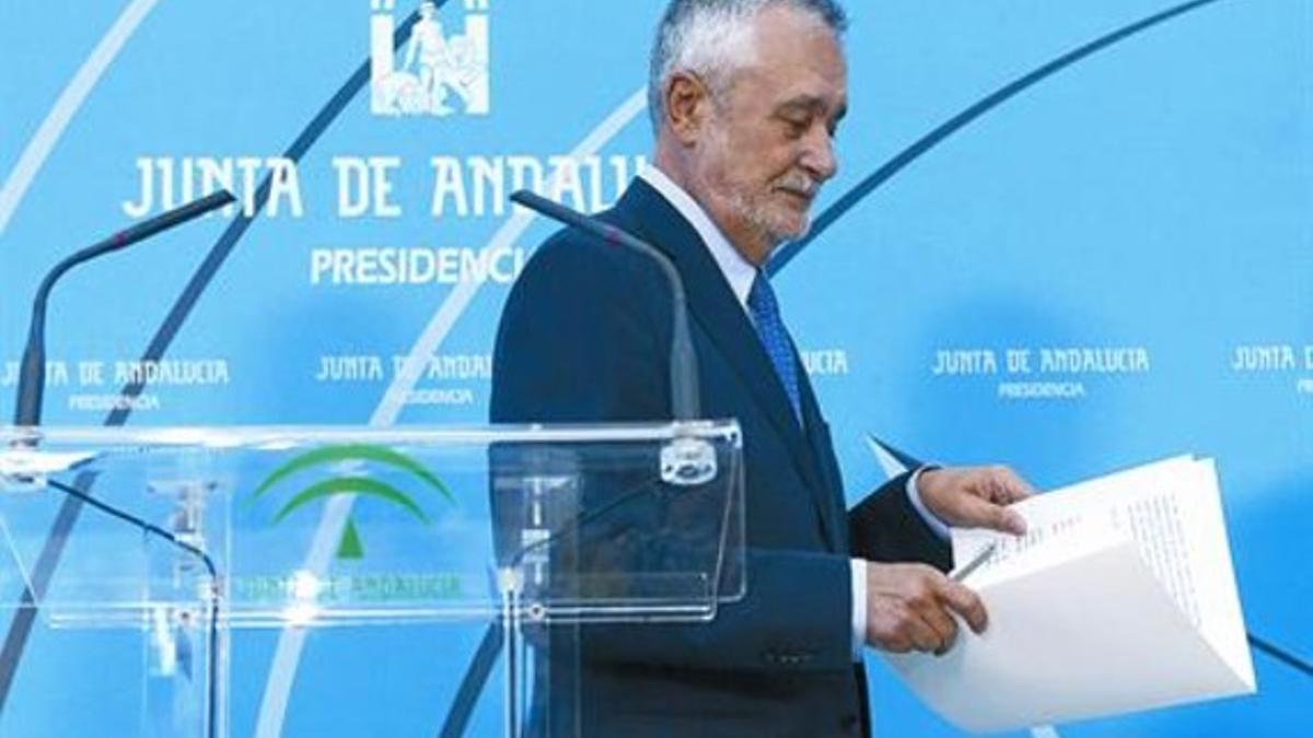 José Antonio Griñán, ayer, en la sede de la Junta de Andalucía.