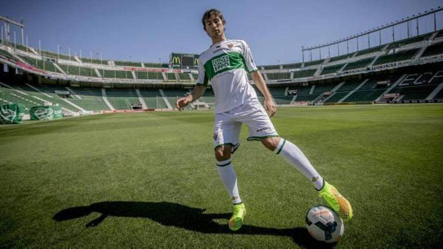 Mosquera durante su presentación en el Martínez Valero