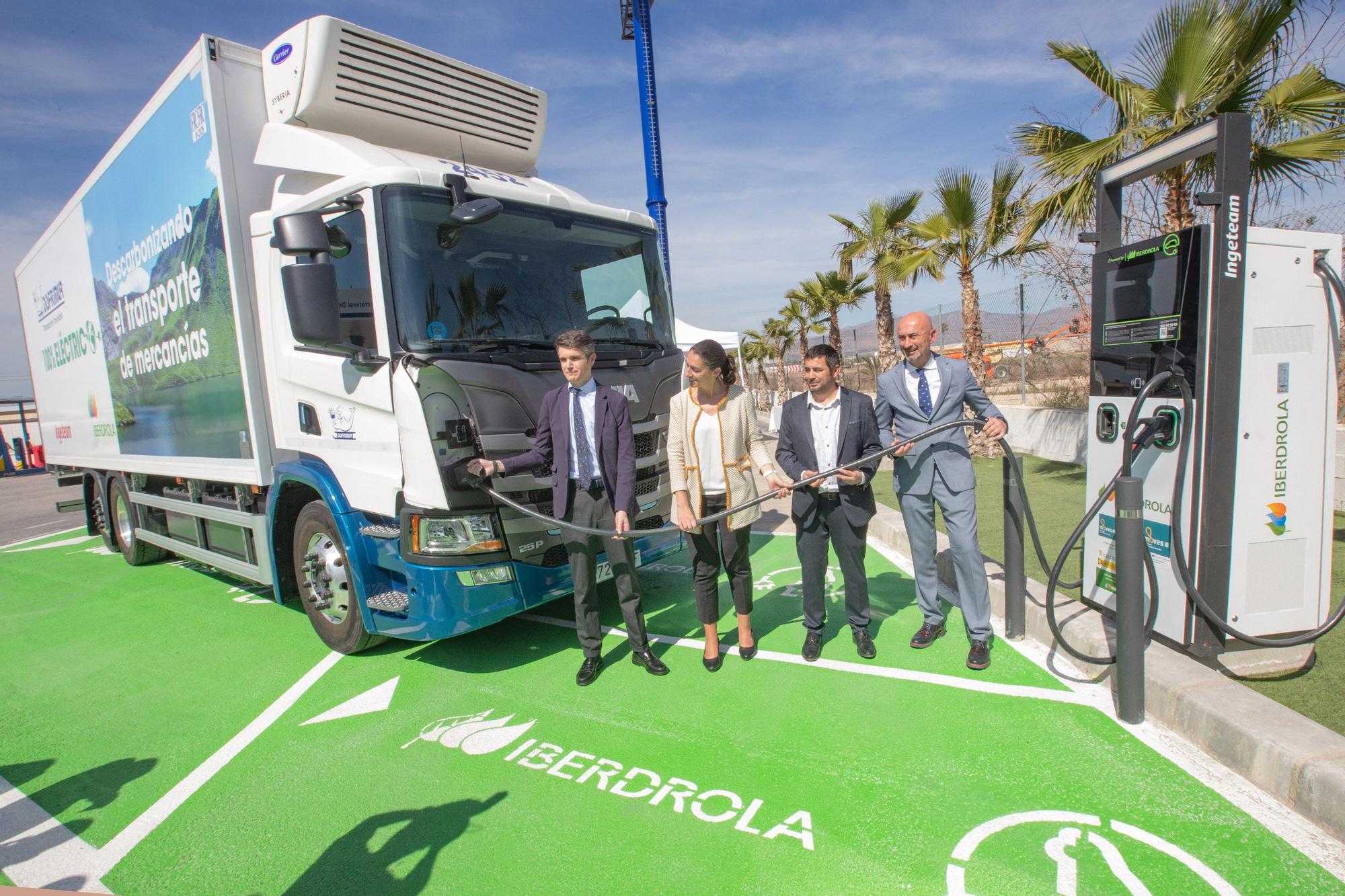 Inauguran en San Isidro el primer punto de recarga eléctrica del corredor mediterráneo para el transporte pesado