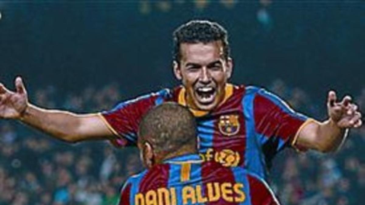 Pedro se abraza con Alves.