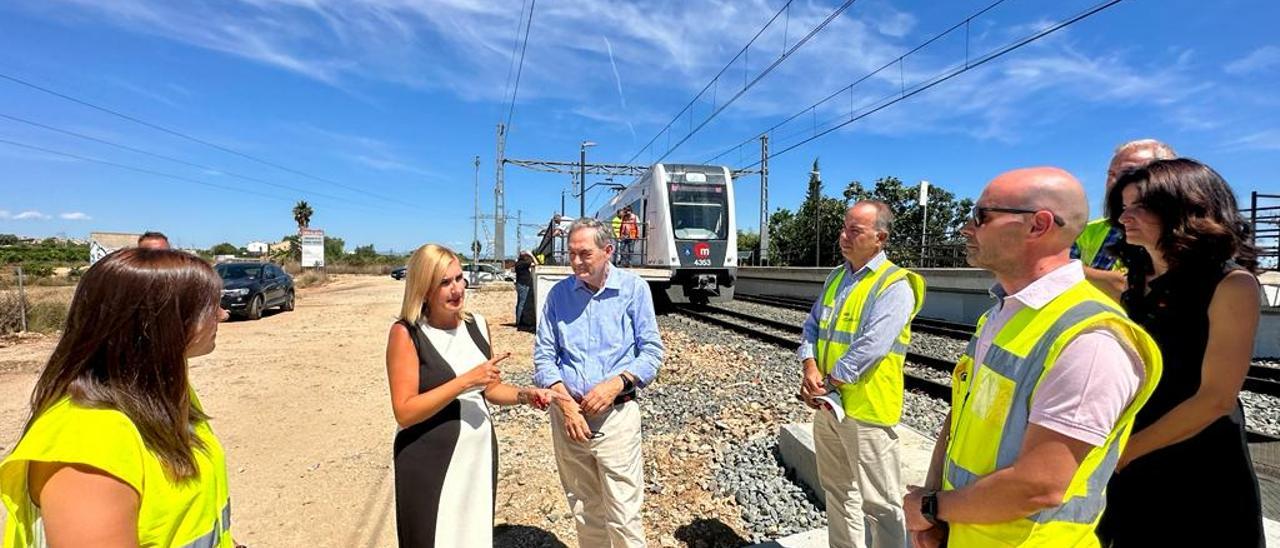 La consellera de Infraestructuras, Salomé Pradas en la visita al Realón el pasado 29 de agosto.