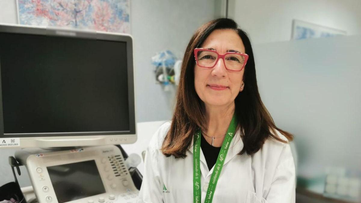 La doctora Rosa Ostos, jefa del Servicio de Ginecología y Obstetricia del Hospital de Valme.