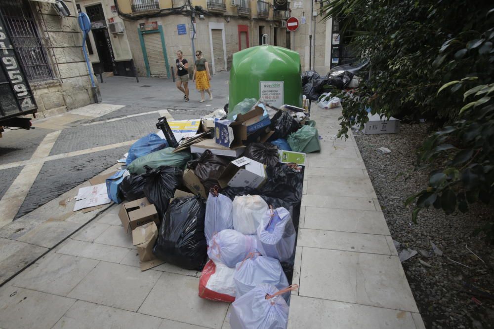 Basura en las calles de Alicante