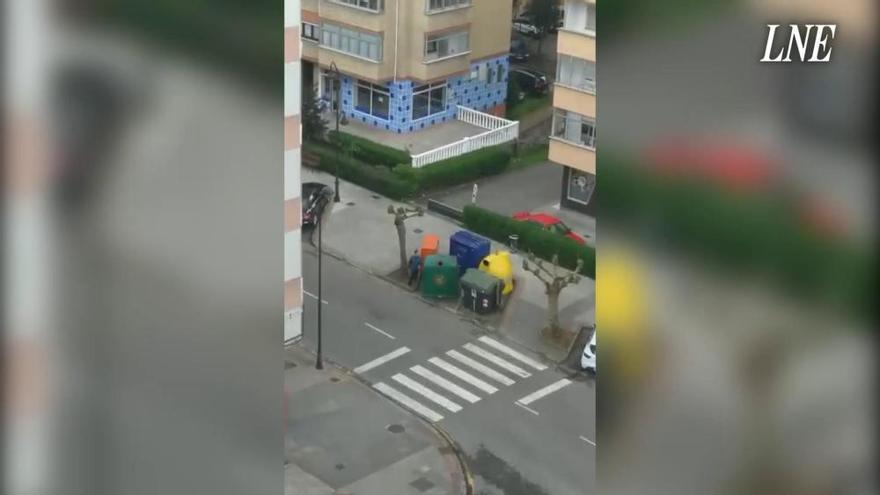 Un hombre lanza botellas contra una vivienda en Piedras Blancas