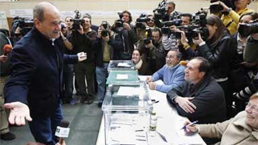 Los andaluces dan por octava vez consecutiva el triunfo al PSOE