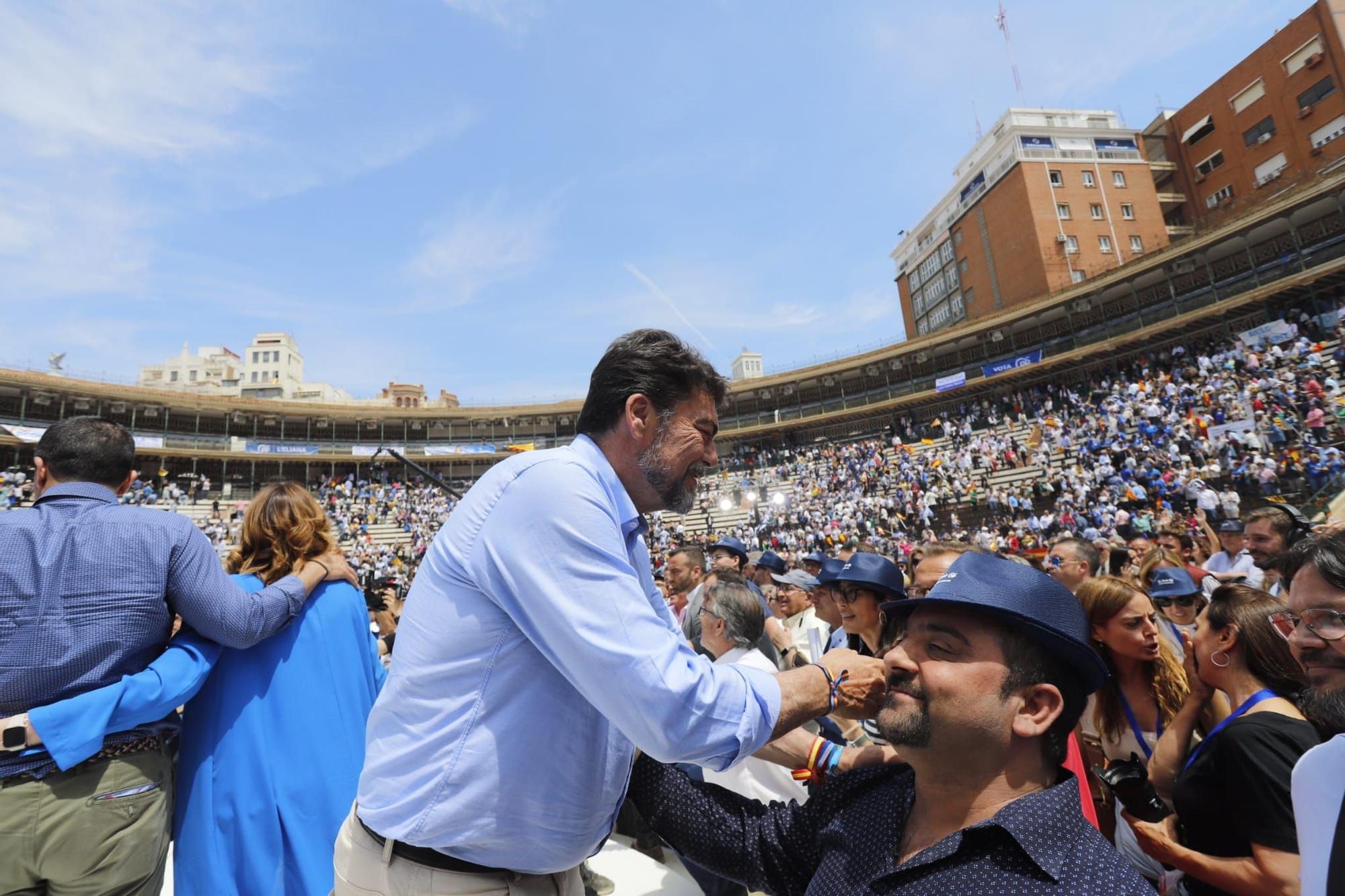 Mitin central del PPCV en la Plaza de Toros de València