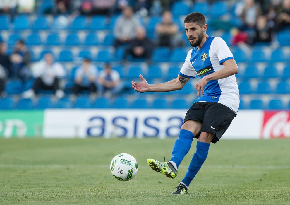 El Hércules vuelve a ganar un mes después con goles de los defensas Dalmau y Román