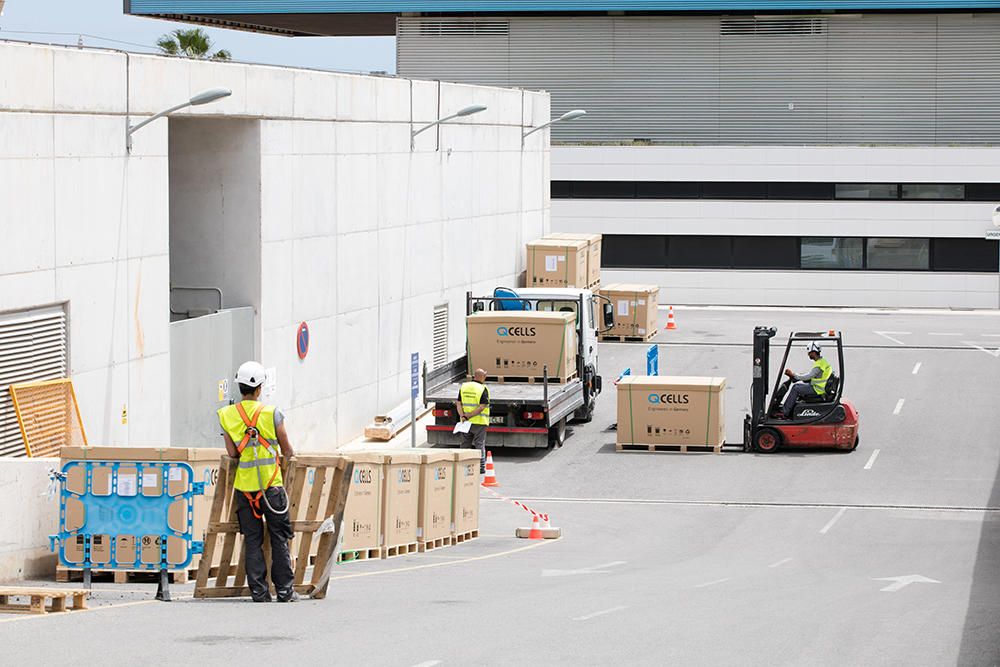 Instalación de placas solares en el hospital de Ibiza