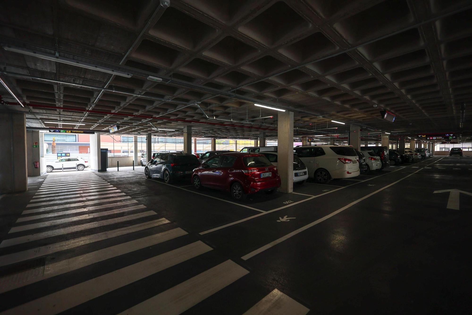 El aeropuerto de Ibiza abre 200 nuevas plazas de aparcamiento