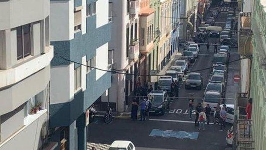 Un hombre mata a puñaladas a una mujer y se suicida en Las Palmas