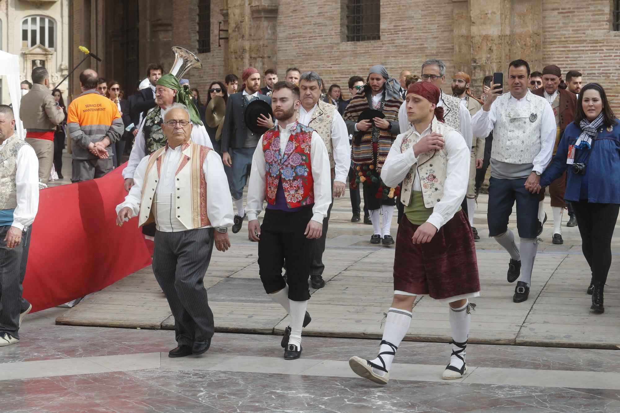 Búscate en el segundo día de ofrenda por la calle de la Paz (entre las 15:30 a las 17:00 horas)