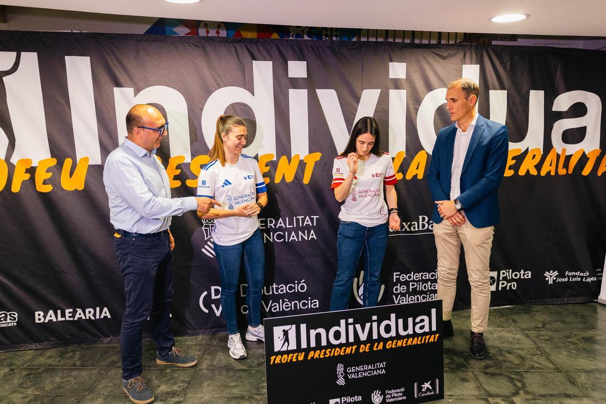 Victoria i Ana trien les pilotes per a la final.