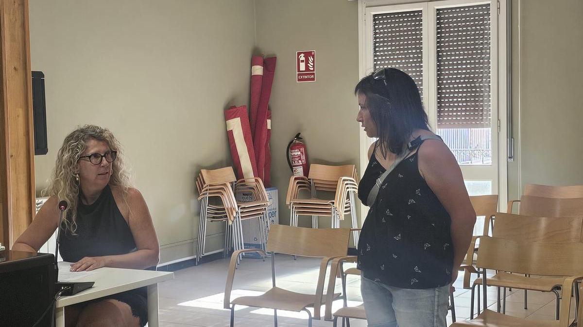 Presa de possessió de Laura Casafont (dreta), número 7 de la llista