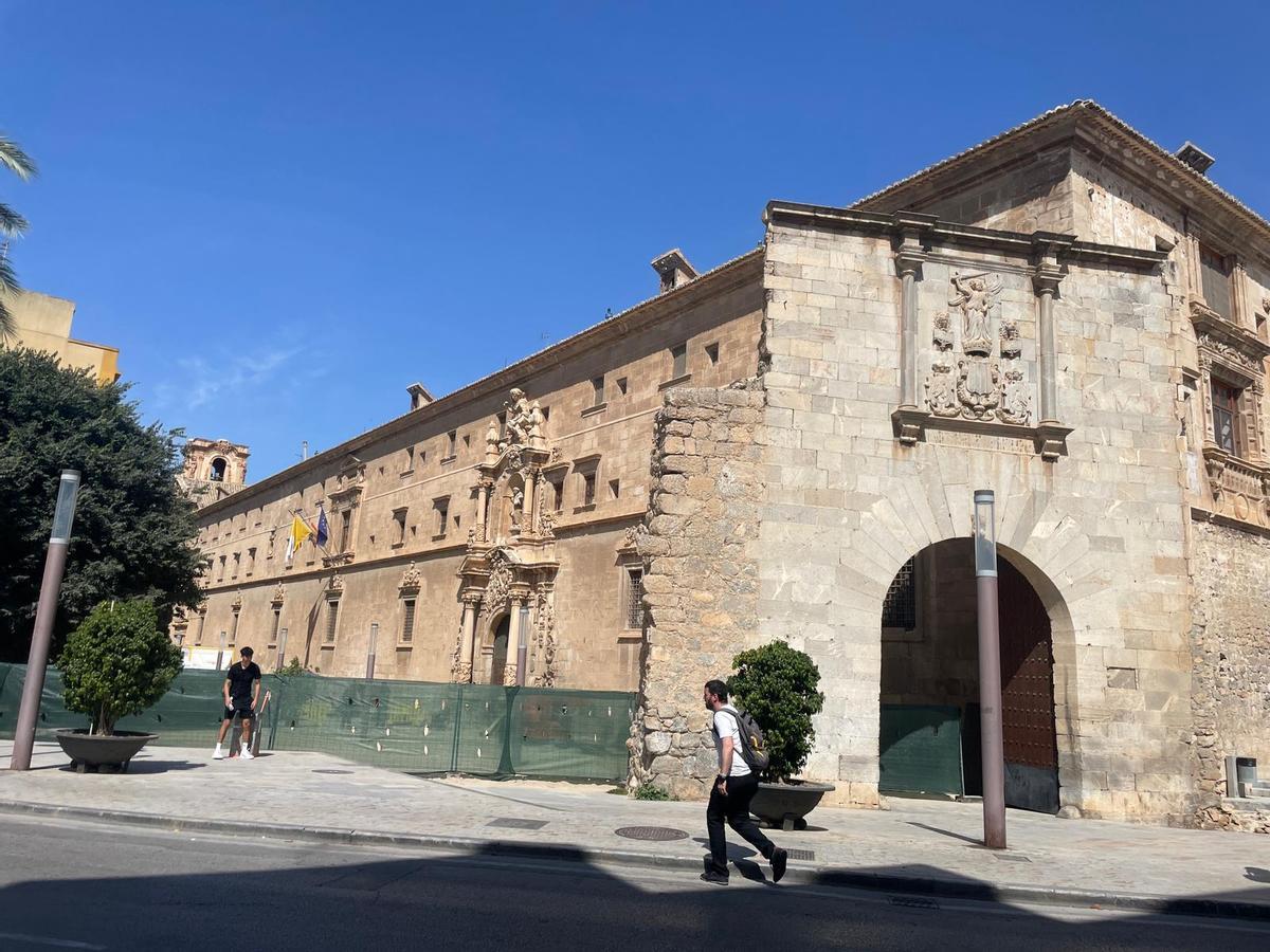 El Colegio Diocesano de Orihuela, donde se están rodando varias escenas de "Enredados"