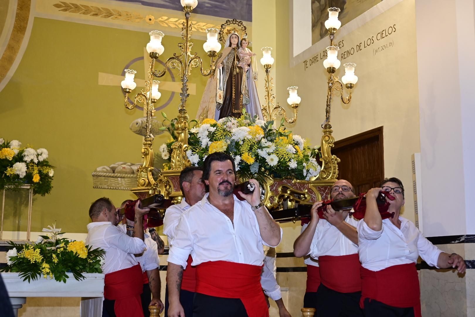 El Grau de Castelló honra a la Virgen del Carmen: misa con sorpresa y emotiva procesión