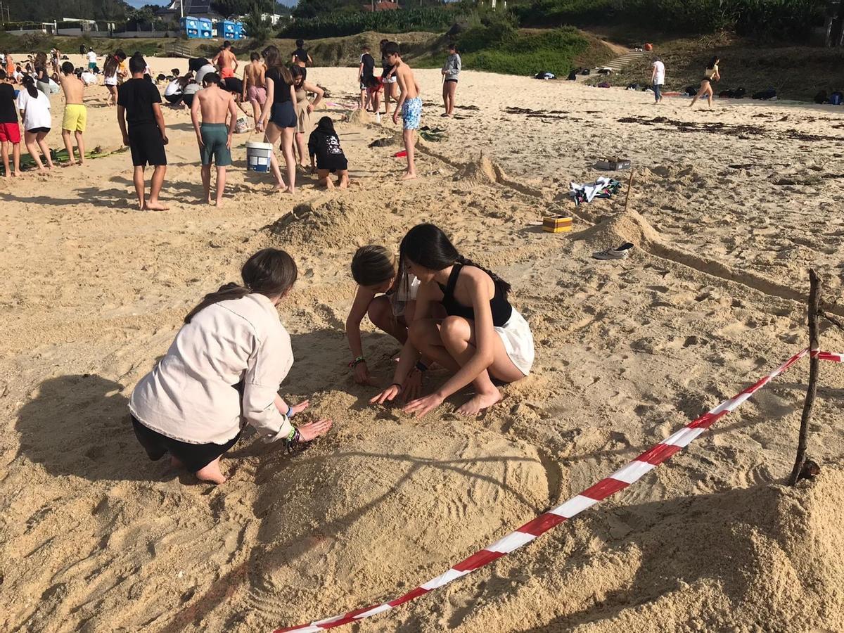 Certamen Artístico "Esculturas na Area" del CPR Eduardo Pondal en Santa Marta