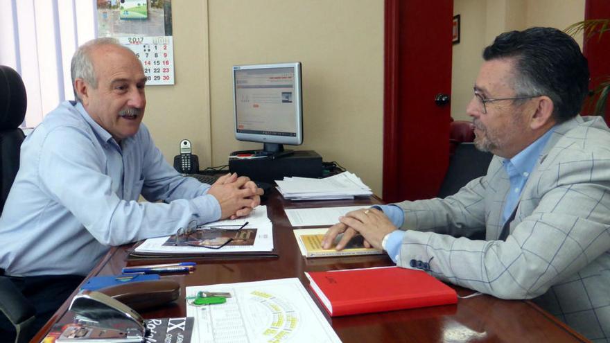 Imagen de la reunión entre Antonio Pérez y Manuel Pineda.