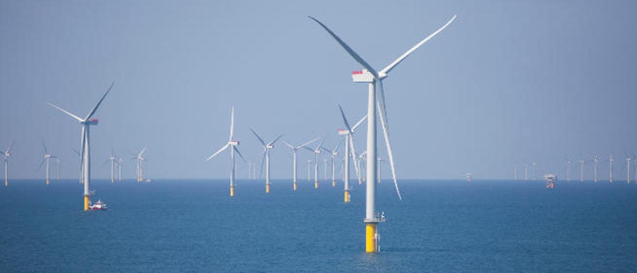 En la imagen, el parque eólico marino de West of Duddon Sands 4 , desarrollado por la española Iberdrola.