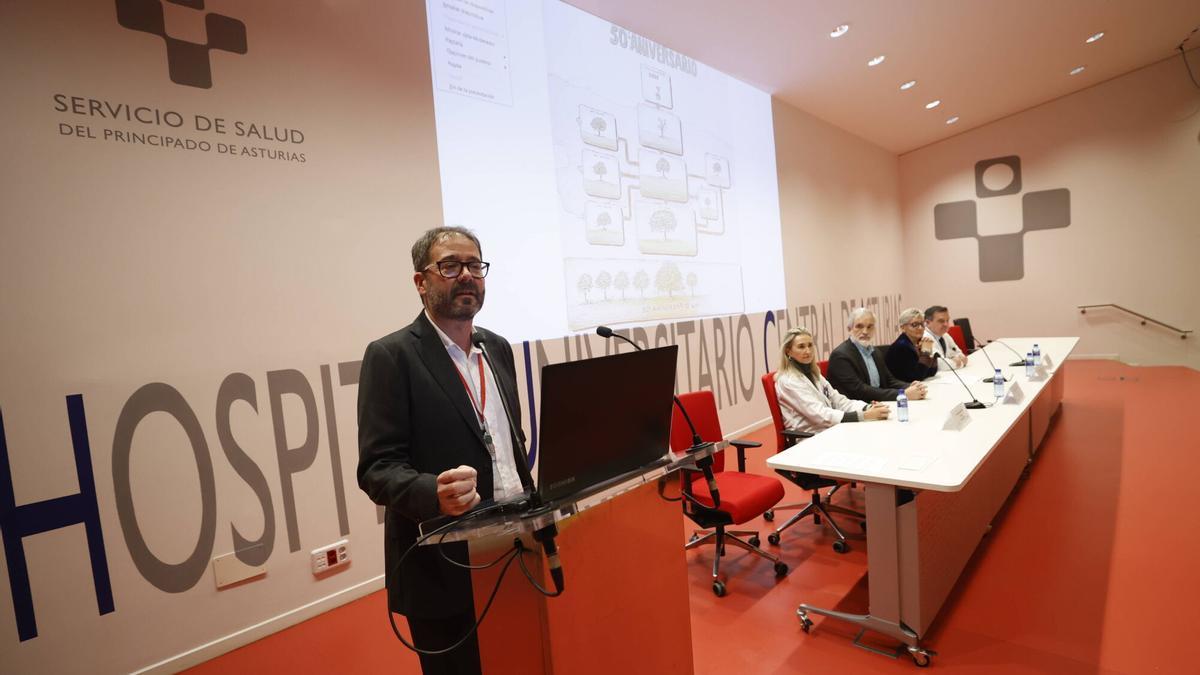 Medio siglo de la UCI del HUCA: de 9 camas en 1975 a 2.200 pacientes al año