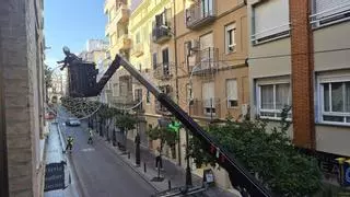 Sagunt indulta a medias a Papá Noel en su decoración navideña