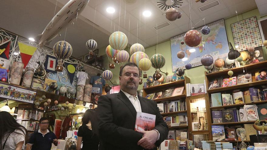 José Manuel Cruz, esta semana con su novela en la librería Mapas y Cía.