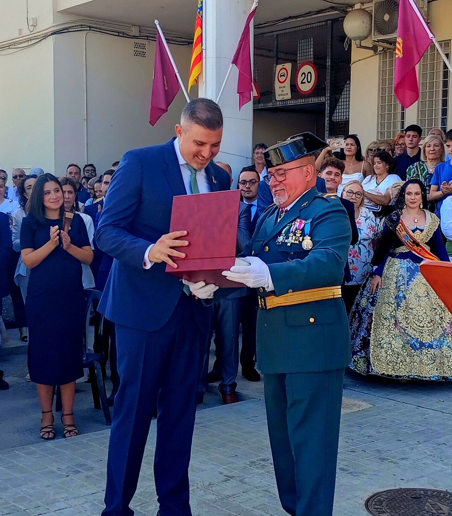 La Ribera se vuelca con la Guardia Civil el día de su patrona