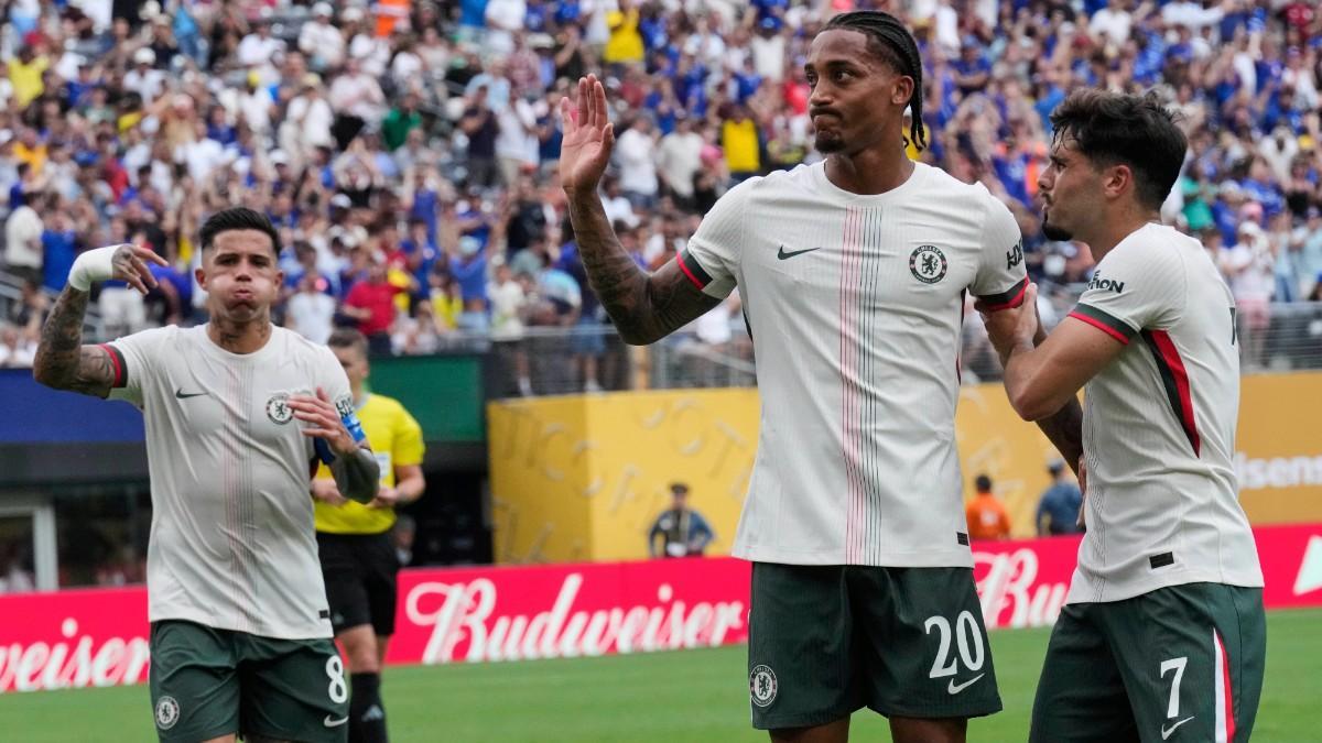 Joao Pedro anotó un golazo para poner al Chelsea por delante al descanso