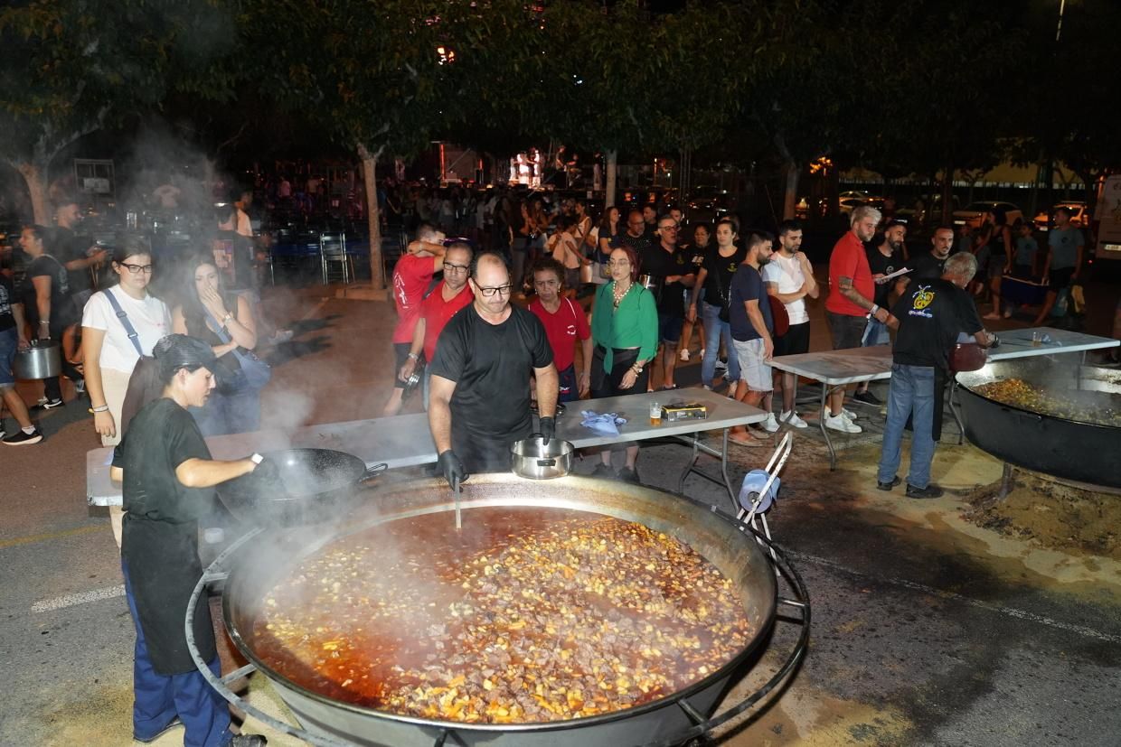 Galería: Les imatges del sopar de tombet de les penyes en les festes de Vila-real