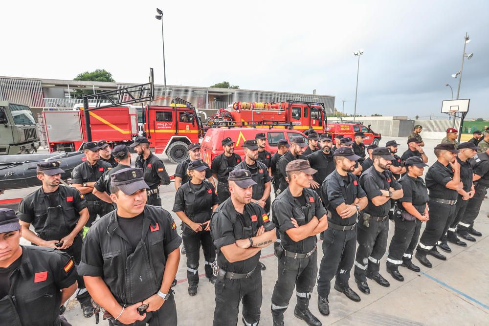 Orihuela despide a la UME entre vítores y aplausos