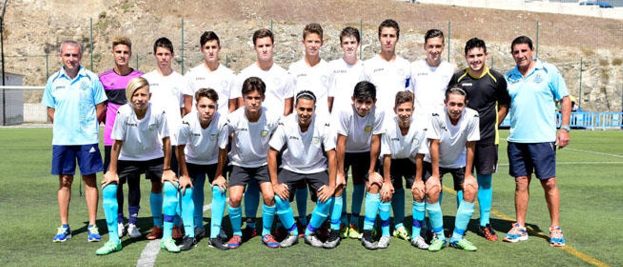 Convocatorias de dieciséis jugadores que los entrenadores del Carnevali y Mogán alinearon para este encuentro de la cuarta jornada de la cadete Preferente que se disputó en La Mayordomía 2.