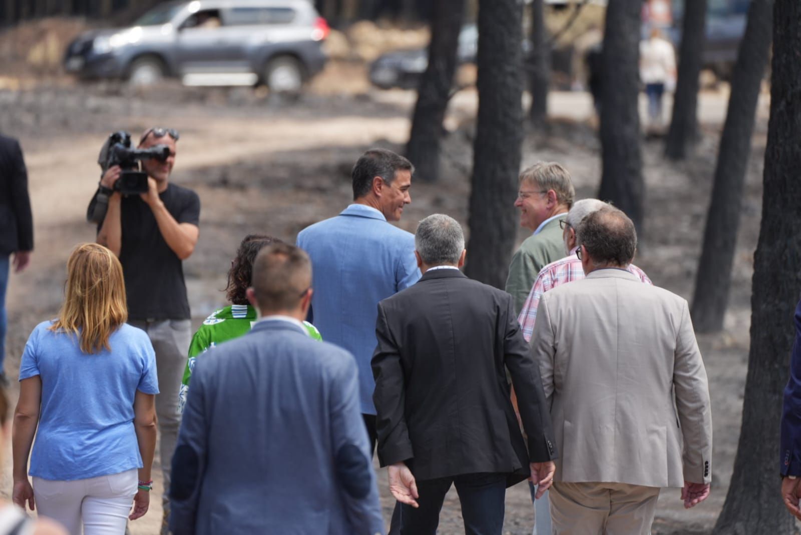 Las imágenes de la visita de Pedro Sánchez a la zona del incendio de Bejís