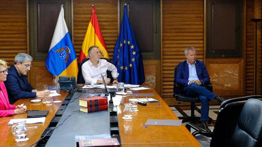 De izquierda a derecha, Elena Máñez, Román Rodríguez, Ángel Víctor Torres y Sebastián Franquis.