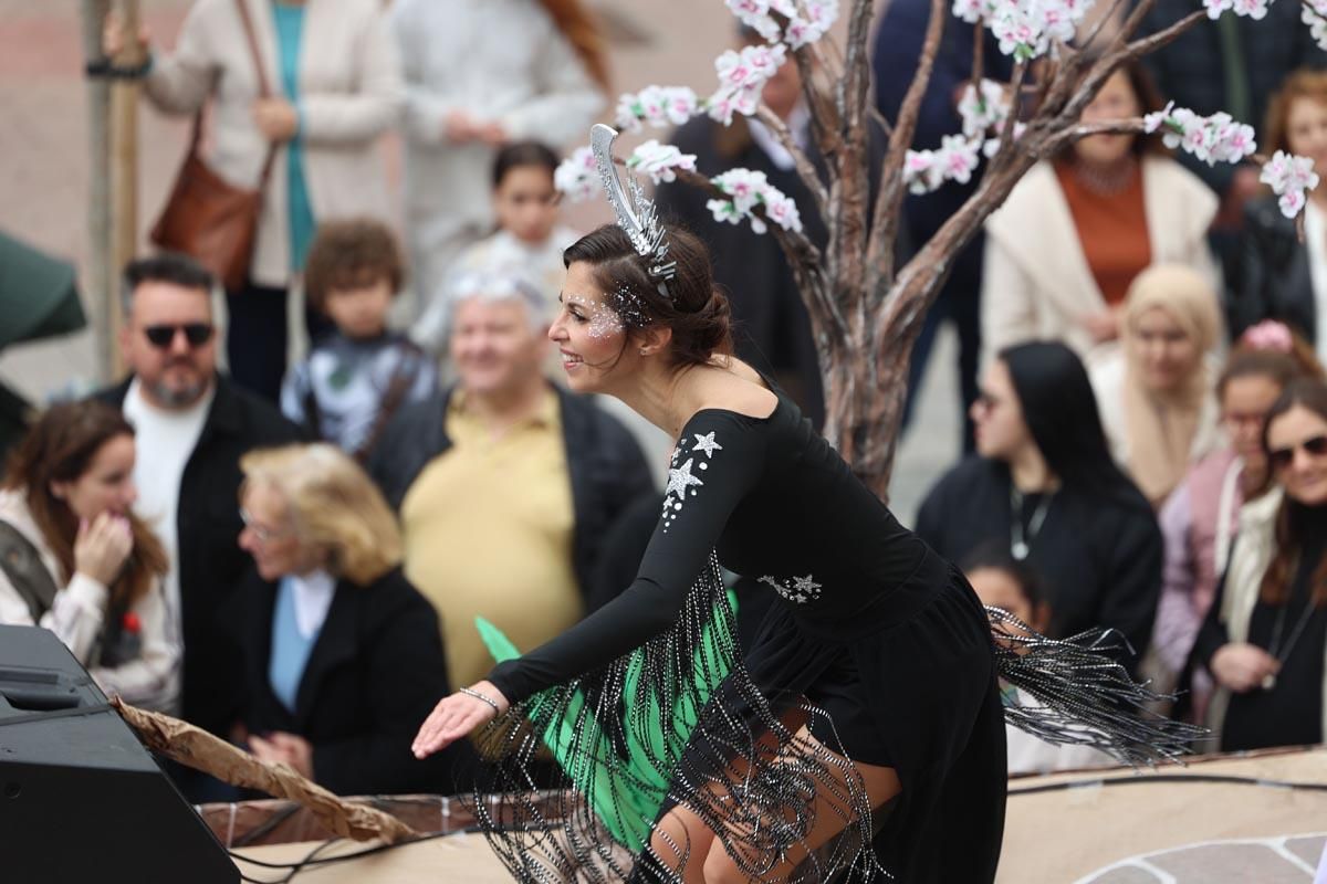 Búscate en las imágenes de la rúa de Carnaval de Ibiza