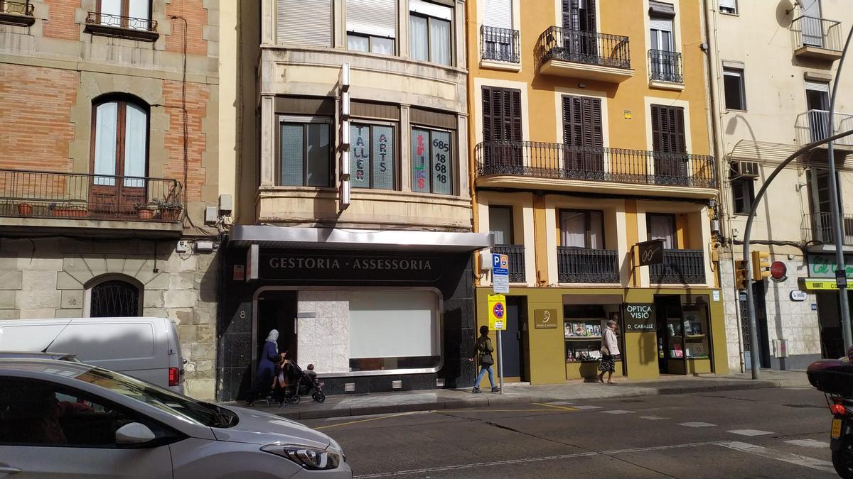 Senyalització de prohibició d'estacionament a la carretera Cardona de Manresa per un rodatge