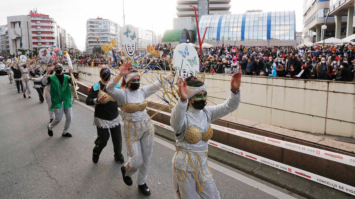 Entroido en Vigo: el desfile de la alegría tras dos años de COVID